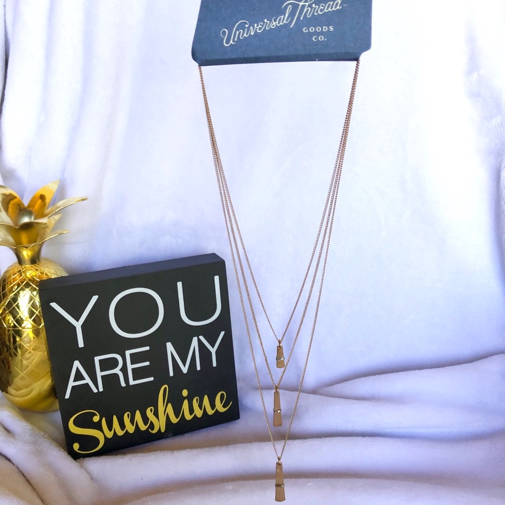 NWT Universal Threads Gold Layered Necklace